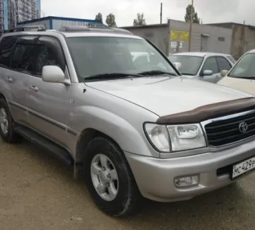 Купить Toyota Land Cruiser 100 4200 см3 АКПП (200 л.с.) Бензиновый в Новороссийск: цвет серебро Внедорожник 1999 года по цене 1050000 рублей, объявление №196 на сайте Авторынок23