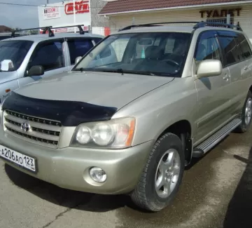 Купить Toyota Highlander 2400 см3 АКПП (155 л.с.) Бензин инжектор в Славянск-На-Кубани: цвет золотой металик Внедорожник 2002 года по цене 550000 рублей, объявление №1263 на сайте Авторынок23