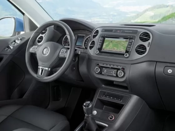 Купить Volkswagen Tiguan 1400 см3 МКПП (150 л.с.) Бензин турбонаддув в Краснодар: цвет серебро Кроссовер 2011 года по цене 850000 рублей, объявление №305 на сайте Авторынок23