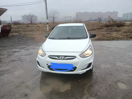 Купить Hyundai Solaris 1600 см3 АКПП (123 л.с.) Бензин компрессор в Краснодар: цвет Белый Лифтбек 2012 года по цене 580000 рублей, объявление №24412 на сайте Авторынок23