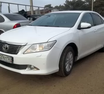 Купить Toyota Camry 2500 см3 АКПП (181 л.с.) Бензин инжектор в Кропоткин: цвет белый Седан 2012 года по цене 980000 рублей, объявление №3029 на сайте Авторынок23