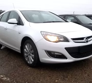 Купить Opel Astra 1400 см3 АКПП (140 л.с.) Бензин турбонаддув в Армавир: цвет белый Хетчбэк 2014 года по цене 870000 рублей, объявление №3481 на сайте Авторынок23