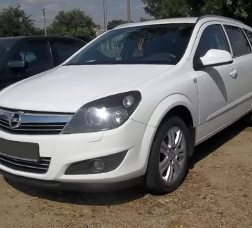 Купить Opel Astra 1800 см3 АКПП (140 л.с.) Бензин инжектор в Кропоткин: цвет белый Универсал 2011 года по цене 465000 рублей, объявление №5528 на сайте Авторынок23