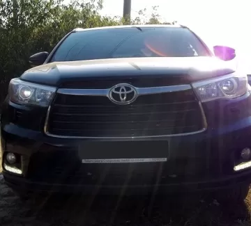 Купить Toyota Highlander 3500 см3 АКПП (249 л.с.) Бензин инжектор в Кропоткин: цвет черный Внедорожник 2014 года по цене 2400000 рублей, объявление №5306 на сайте Авторынок23