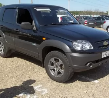 Купить ВАЗ (LADA) Chevrolet Niva 1700 см3 МКПП (80 л.с.) Бензин инжектор в ст Крыловская: цвет зеленый Внедорожник 2009 года по цене 310000 рублей, объявление №4282 на сайте Авторынок23