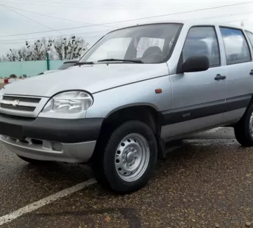 Купить Chevrolet Niva 1700 см3 МКПП (80 л.с.) Бензин инжектор в Кропоткин: цвет серебро Внедорожник 2007 года по цене 315000 рублей, объявление №3105 на сайте Авторынок23