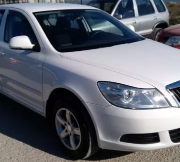 Купить Skoda Octavia 1600 см3 МКПП (120 л.с.) Бензин инжектор в Новоросийск: цвет белый Седан 2011 года по цене 580000 рублей, объявление №356 на сайте Авторынок23