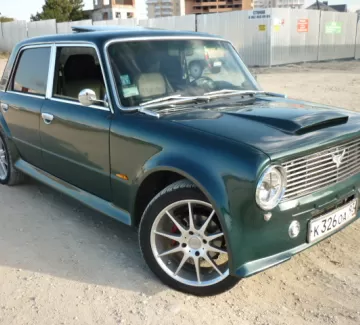 Купить ВАЗ (LADA) 2101 1800 см3 МКПП (165 л.с.) Бензиновый в Новороссийск: цвет бирюза Седан 1982 года по цене 300000 рублей, объявление №542 на сайте Авторынок23 Купить ВАЗ (LADA) 2101 1800 см3 МКПП (165 л.с.) Бензиновый в Новороссийск: цвет бирюза Седан 1982 года по цене 300000 рублей, объявление №542 на сайте Авторынок23