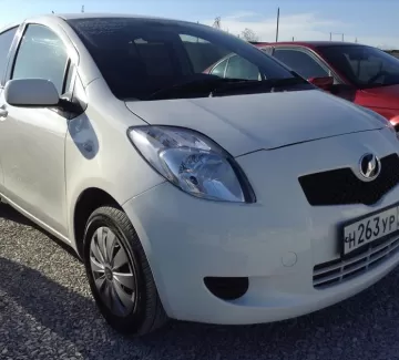 Купить Toyota Vitz 1000 см3 АКПП (119 л.с.) Бензиновый в Новороссийск: цвет белый Хетчбэк 2005 года по цене 275000 рублей, объявление №555 на сайте Авторынок23