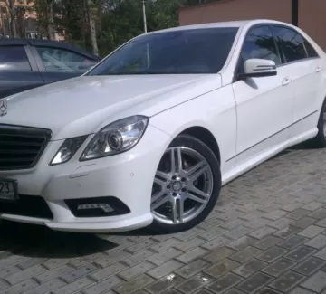 Купить Mercedes-Benz E 300 3000 см3 АКПП (231 л.с.) Бензин инжектор в Новороссийск: цвет белый Седан 2010 года по цене 1300000 рублей, объявление №2150 на сайте Авторынок23