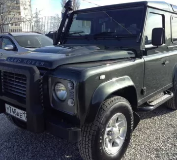 Купить Land Rover Defender, 2500 см3 МКПП (122 л.с.) Дизель в Новороссийск: цвет черный Внедорожник 2007 года по цене 670000 рублей, объявление №824 на сайте Авторынок23