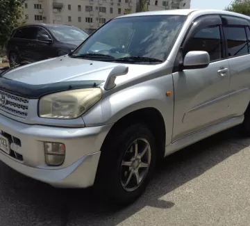 Купить Toyota RAV4 2000 см3 АКПП (140 л.с.) Бензин инжектор в Новороссийск: цвет серебрянный Кроссовер 2001 года по цене 390000 рублей, объявление №1818 на сайте Авторынок23