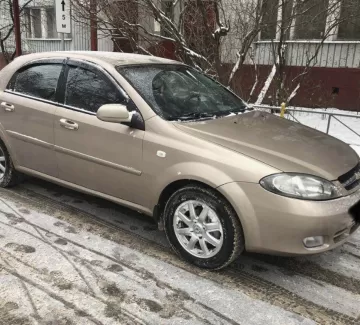 Купить Chevrolet Lacetti 1400 см3 МКПП (95 л.с.) Бензин инжектор в Полтавская : цвет Золотой Хетчбэк 2007 года по цене 160000 рублей, объявление №20581 на сайте Авторынок23