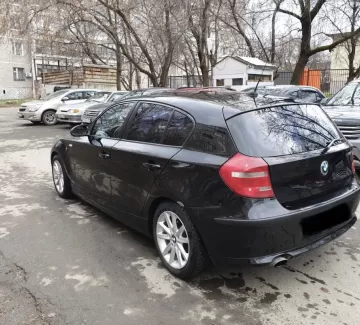 Купить BMW 118i 2000 см3 АКПП (156 л.с.) Бензин инжектор в Сочи: цвет Чёрный Хетчбэк 2007 года по цене 350000 рублей, объявление №20586 на сайте Авторынок23