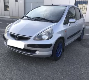 Купить Honda Jazz 1300 см3 АКПП (86 л.с.) Бензин инжектор в Каневская: цвет Серебряный Хетчбэк 2004 года по цене 375000 рублей, объявление №21759 на сайте Авторынок23