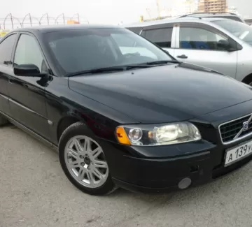 Купить Volvo S-60 2400 см3 МКПП (130 л.с.) Бензиновый в Новороссийск: цвет черный металик Седан 2005 года по цене 500000 рублей, объявление №335 на сайте Авторынок23