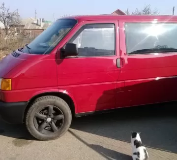 Купить Volkswagen Transporter 1900 см3 МКПП (65 л.с.) Дизель турбонаддув в Краснодар: цвет Спелая вишня Пассажирский 1998 года по цене 420000 рублей, объявление №2730 на сайте Авторынок23