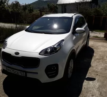 Купить KIA SPORTAGE 4 2000 см3 АКПП (150 л.с.) Бензин инжектор в Сочи: цвет Белый жемчуг Внедорожник 2016 года по цене 1280000 рублей, объявление №18047 на сайте Авторынок23