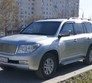 Купить Toyota Land Cruiser 4500 см3 АКПП (235 л.с.) Дизель в Симферополь: цвет серебрянный Внедорожник 2008 года по цене 1580000 рублей, объявление №2711 на сайте Авторынок23