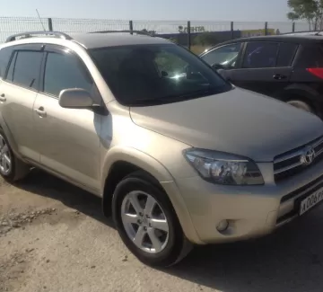 Купить Toyota RAV4 2400 см3 АКПП (175 л.с.) Бензин компрессор в Новороссийск: цвет серебро Кроссовер 2008 года по цене 800000 рублей, объявление №1936 на сайте Авторынок23