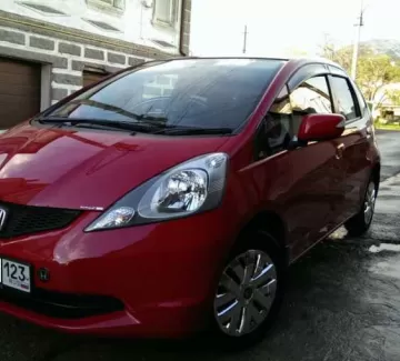 Купить Honda Fit 1400 см3 АКПП (120 л.с.) Бензин инжектор в Новороссийск: цвет красный Хетчбэк 2009 года по цене 410000 рублей, объявление №985 на сайте Авторынок23