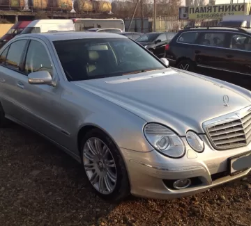 Купить Mercedes-Benz E 250 2500 см3 АКПП (204 л.с.) Бензин инжектор в п.Яблоновский: цвет серебро Седан 2008 года по цене 850000 рублей, объявление №2672 на сайте Авторынок23