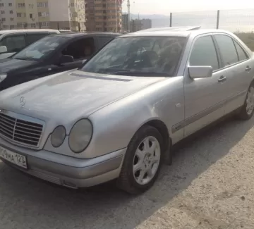 Купить Mercedes-Benz Е-200 2000 см3 МКПП (136 л.с.) Бензин инжектор в Новороссийск: цвет серебро Седан 1997 года по цене 330000 рублей, объявление №2054 на сайте Авторынок23