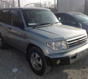 Купить Mitsubishi Pajero iO 1800 см3 АКПП (116 л.с.) Бензин инжектор в Новороссийск: цвет серебряный Внедорожник 2001 года по цене 330000 рублей, объявление №3027 на сайте Авторынок23