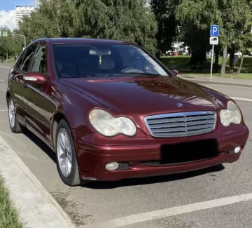 Купить Mercedes-Benz С200 1800 см3 АКПП (163 л.с.) Бензин инжектор в Новороссийск: цвет Красный Седан 2003 года по цене 530000 рублей, объявление №19722 на сайте Авторынок23