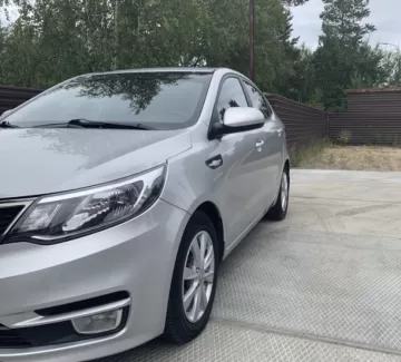 Купить KIA Rio 1400 см3 АКПП (107 л.с.) Бензин инжектор в Новоминская: цвет Серебряный Седан 2015 года по цене 410000 рублей, объявление №23207 на сайте Авторынок23