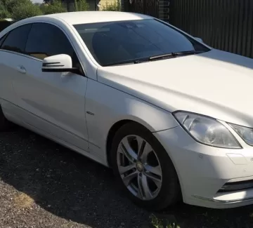 Купить Mercedes-Benz E 200 1800 см3 АКПП (184 л.с.) Бензин инжектор в Кучугуры: цвет Белый Купе 2012 года по цене 735000 рублей, объявление №22731 на сайте Авторынок23