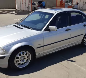 Купить BMW 318i 2000 см3 МКПП (118 л.с.) Бензин инжектор в Анапа: цвет Серебристый Седан 1999 года по цене 540000 рублей, объявление №19191 на сайте Авторынок23