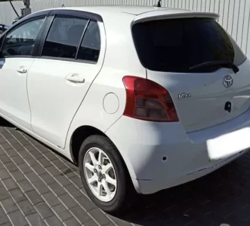 Купить Toyota Vitz 1000 см3 CVT (71 л.с.) Бензин инжектор в Туапсе: цвет Белый Хетчбэк 2005 года по цене 250000 рублей, объявление №20496 на сайте Авторынок23