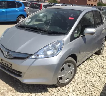 Купить Honda Fit 1300 см3 АКПП (88 л.с.) Бензин инжектор в Новороссийск: цвет серебро Хетчбэк 2010 года по цене 460000 рублей, объявление №1327 на сайте Авторынок23