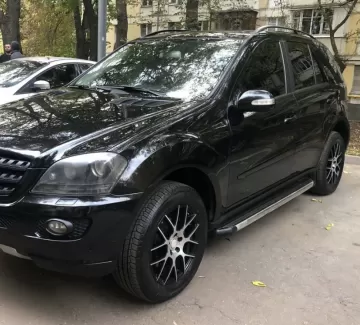 Купить Mercedes-Benz Ml350 3500 см3 АКПП (268 л.с.) Бензин инжектор в Армавир : цвет Черный Универсал 2005 года по цене 725000 рублей, объявление №22802 на сайте Авторынок23