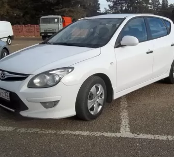 Купить Hyundai i30 1400 см3 МКПП (109 л.с.) Бензин инжектор в Кропоткин: цвет белый Хетчбэк 2011 года по цене 375000 рублей, объявление №2972 на сайте Авторынок23