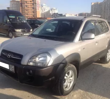 Купить Hyundai Tucson 2000 см3 АКПП (141 л.с.) Бензин инжектор в Новороссийск: цвет серебро Внедорожник 2005 года по цене 550000 рублей, объявление №888 на сайте Авторынок23