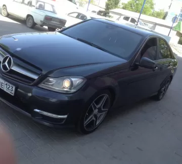 Купить Mercedes-Benz C-200 1800 см3 АКПП (184 л.с.) Бензин инжектор в Новороссийск: цвет черный металлик Седан 2011 года по цене 1000000 рублей, объявление №1227 на сайте Авторынок23