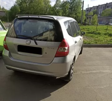 Купить Honda Jazz 1300 см3 CVT (86 л.с.) Бензин инжектор в Дагомыс : цвет Серебро Хетчбэк 2003 года по цене 255000 рублей, объявление №20076 на сайте Авторынок23