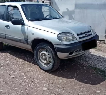 Купить ВАЗ (LADA) 2123 1700 см3 МКПП (80 л.с.) Бензин инжектор в Славянск на Кубани: цвет Серебро Универсал 2003 года по цене 165000 рублей, объявление №20410 на сайте Авторынок23
