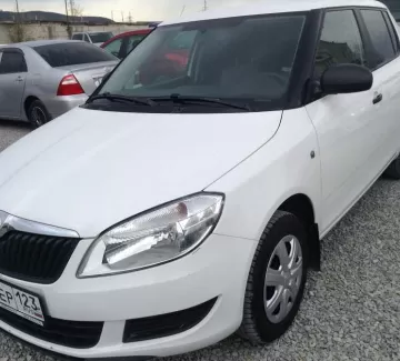 Купить Skoda Fabia 1100 см3 МКПП (105 л.с.) Бензин инжектор в Новороссийск: цвет белый Хетчбэк 2012 года по цене 365000 рублей, объявление №1069 на сайте Авторынок23