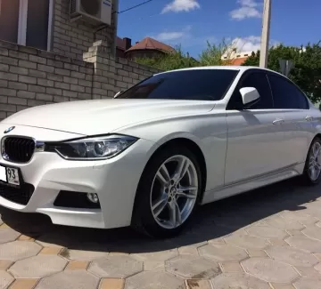 Купить BMW 320 2000 см3 АКПП (177 л.с.) Бензин инжектор в Новороссийск: цвет белый Седан 2013 года по цене 1500000 рублей, объявление №1294 на сайте Авторынок23