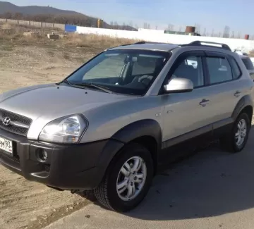 Купить Hyundai Tucson 2000 см3 АКПП (140 л.с.) Бензиновый в Новороссиск: цвет серебро Внедорожник 2005 года по цене 550000 рублей, объявление №746 на сайте Авторынок23