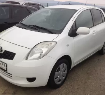 Купить Toyota Yaris 1300 см3 АКПП (87 л.с.) Бензиновый в Новороссийск: цвет белый Хетчбэк 2008 года по цене 435000 рублей, объявление №818 на сайте Авторынок23