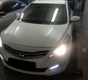 Купить Hyundai Solaris 1600 см3 АКПП (123 л.с.) Бензин инжектор в Кореновск: цвет Белый Седан 2015 года по цене 255000 рублей, объявление №21181 на сайте Авторынок23