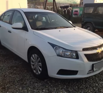 Купить Chevrolet Cruze 1600 см3 АКПП (109 л.с.) Бензин инжектор в п.Яблоновский: цвет белый Седан 2011 года по цене 495000 рублей, объявление №2677 на сайте Авторынок23