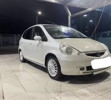 Купить Honda Fit 1300 см3 CVT (86 л.с.) Бензин инжектор в Ивановская : цвет Белый Хетчбэк 2005 года по цене 185000 рублей, объявление №23215 на сайте Авторынок23