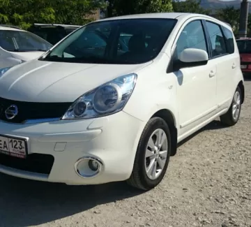 Купить Nissan Note 1600 см3 АКПП (110 л.с.) Бензин инжектор в Новороссийск: цвет белый Хетчбэк 2012 года по цене 497000 рублей, объявление №1810 на сайте Авторынок23