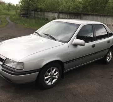 Купить Opel Vectra 2000 см3 МКПП (115 л.с.) Бензин карбюратор в Ленинградская : цвет Серебро Седан 1991 года по цене 195000 рублей, объявление №19372 на сайте Авторынок23