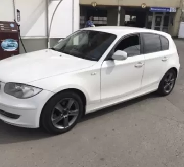 Купить BMW 116i 1600 см3 АКПП (116 л.с.) Бензин инжектор в Благовещенская : цвет Белый Хетчбэк 2010 года по цене 710000 рублей, объявление №22861 на сайте Авторынок23